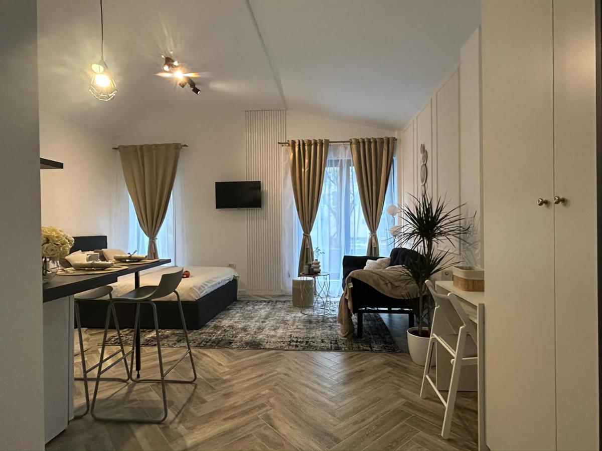 Luxury Mansion Lägenhet Bukarest Exteriör bild