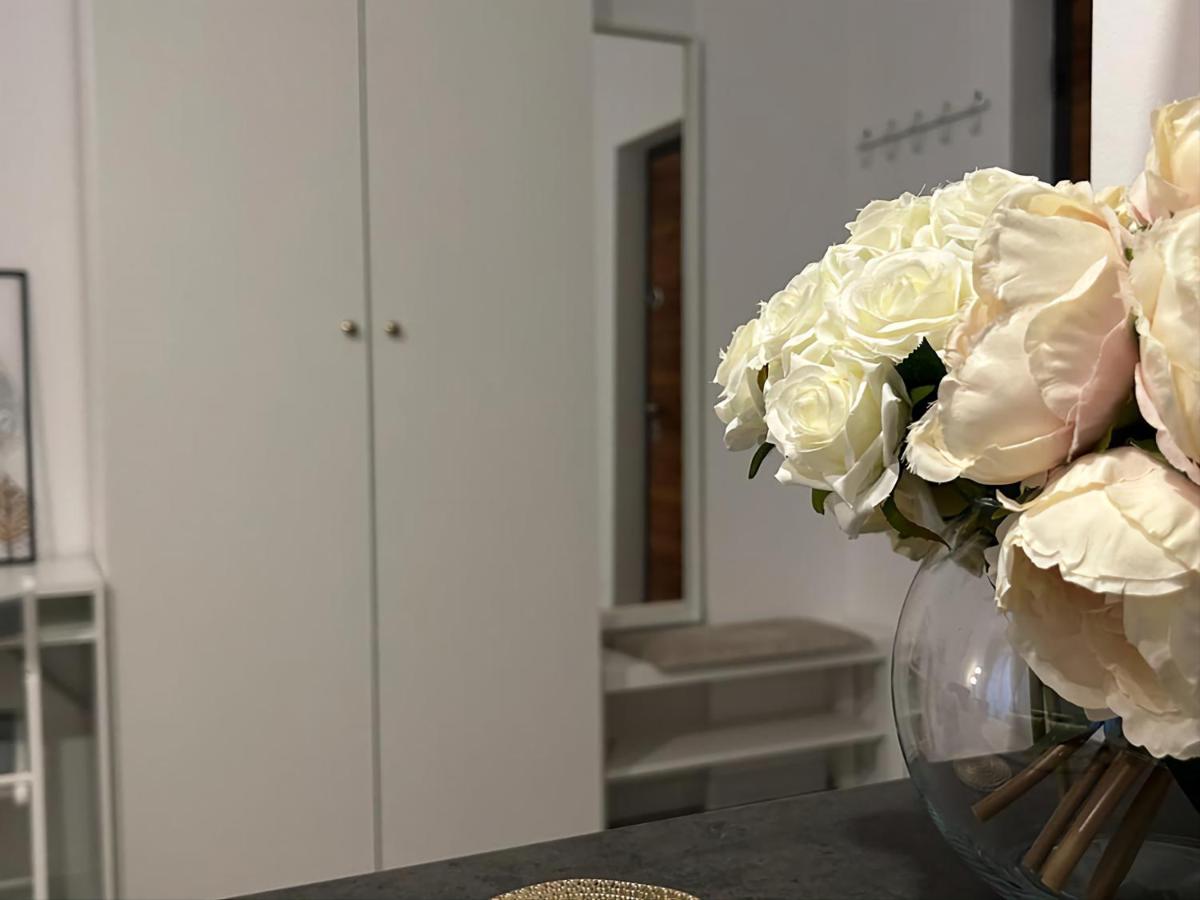Luxury Mansion Lägenhet Bukarest Exteriör bild