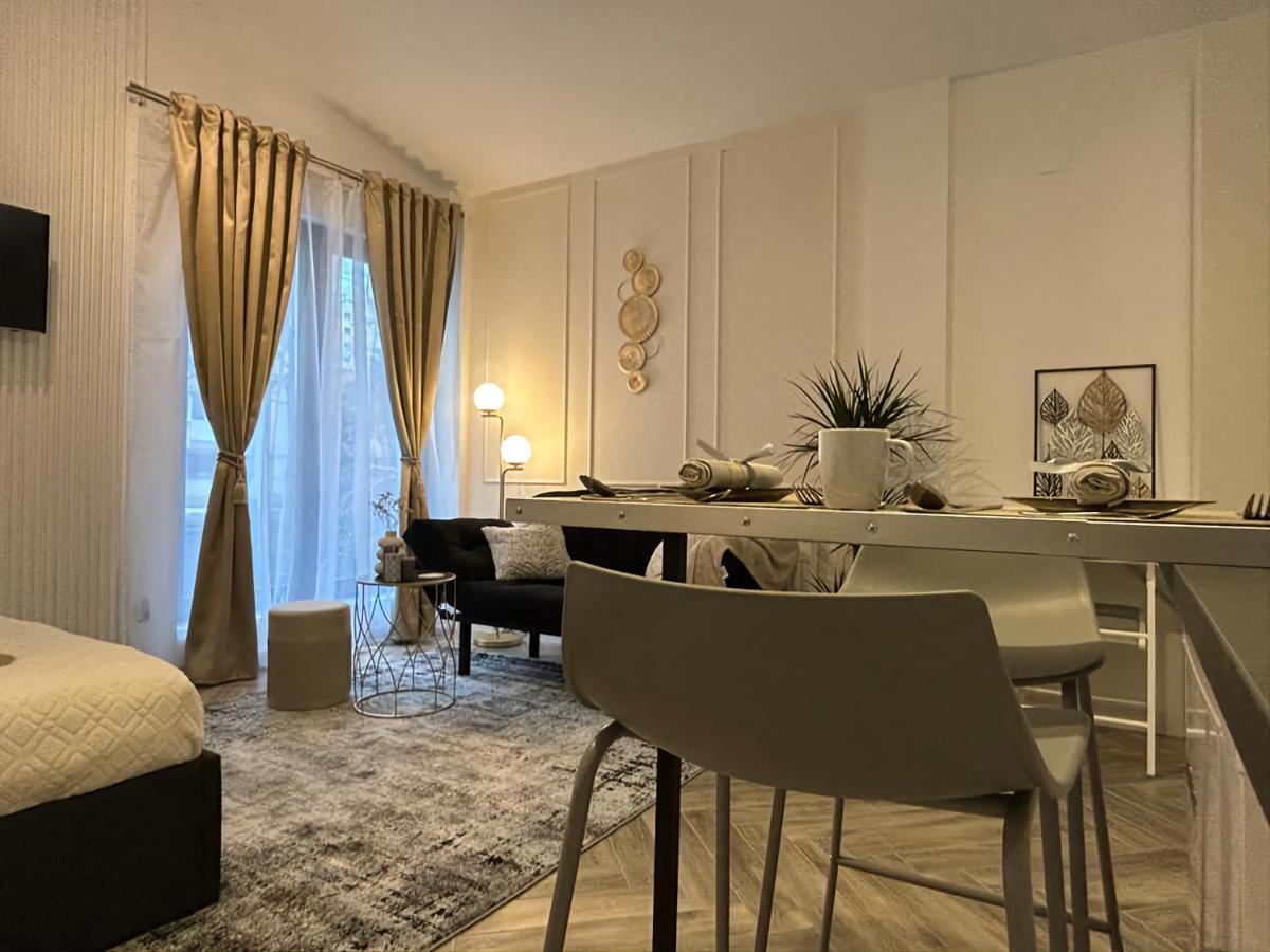 Luxury Mansion Lägenhet Bukarest Exteriör bild