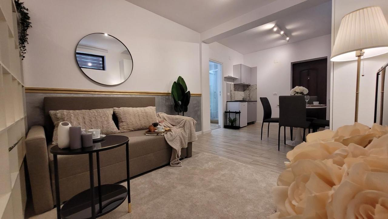 Luxury Mansion Lägenhet Bukarest Exteriör bild